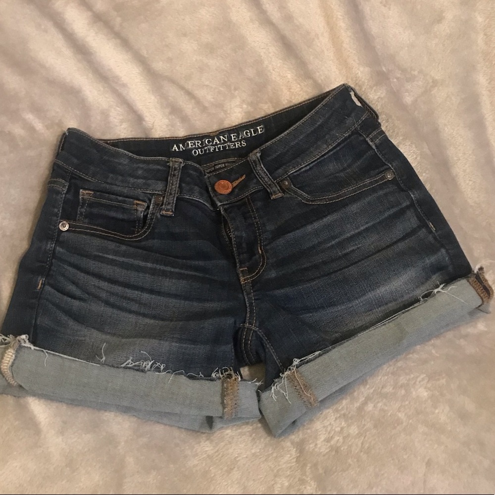 Women’s AEO super super stretch Jean shorts size 4